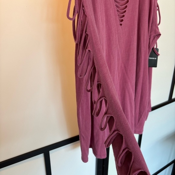 TORRID Classic Fit Cotton Crew Neck Slasher Tee. Size 2X. 18-20. NWT - Picture 7 of 14